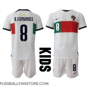Portugal Bruno Fernandes #8 Replik Auswärtstrikot Kinder WM 2022 Kurzarm (+ Kurze Hosen)
